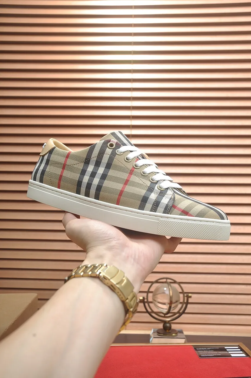 Men's shoes💰480💶[Burberry] (cowhide lining) classic low-top sneakers｜Imported cowhide with classic plaid fabric｜Cow leather lining｜Original outsole｜Fine workmanship and comfortable to wear Size: 38-44 (customized at 45)